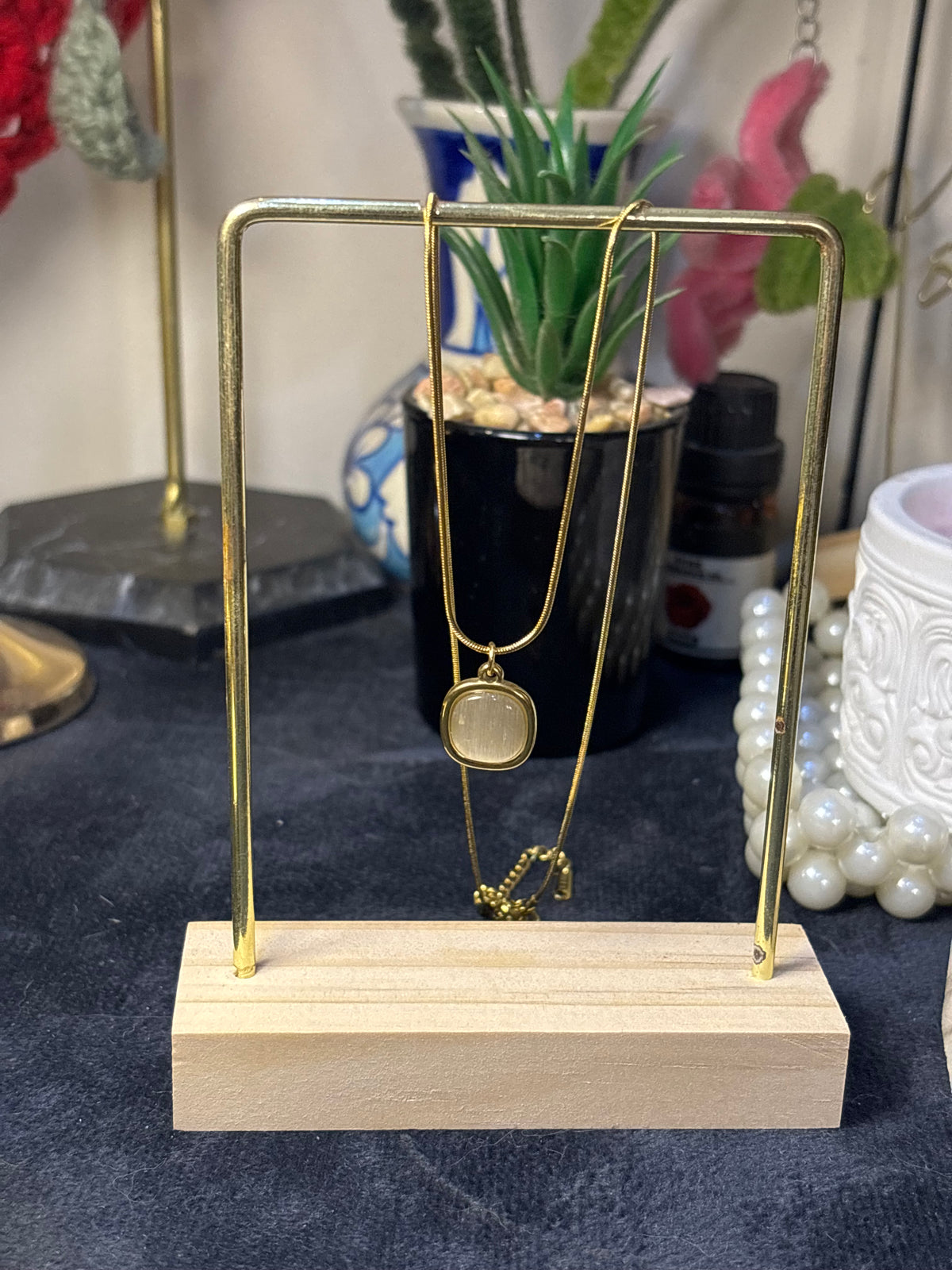 Double toned effect necklace