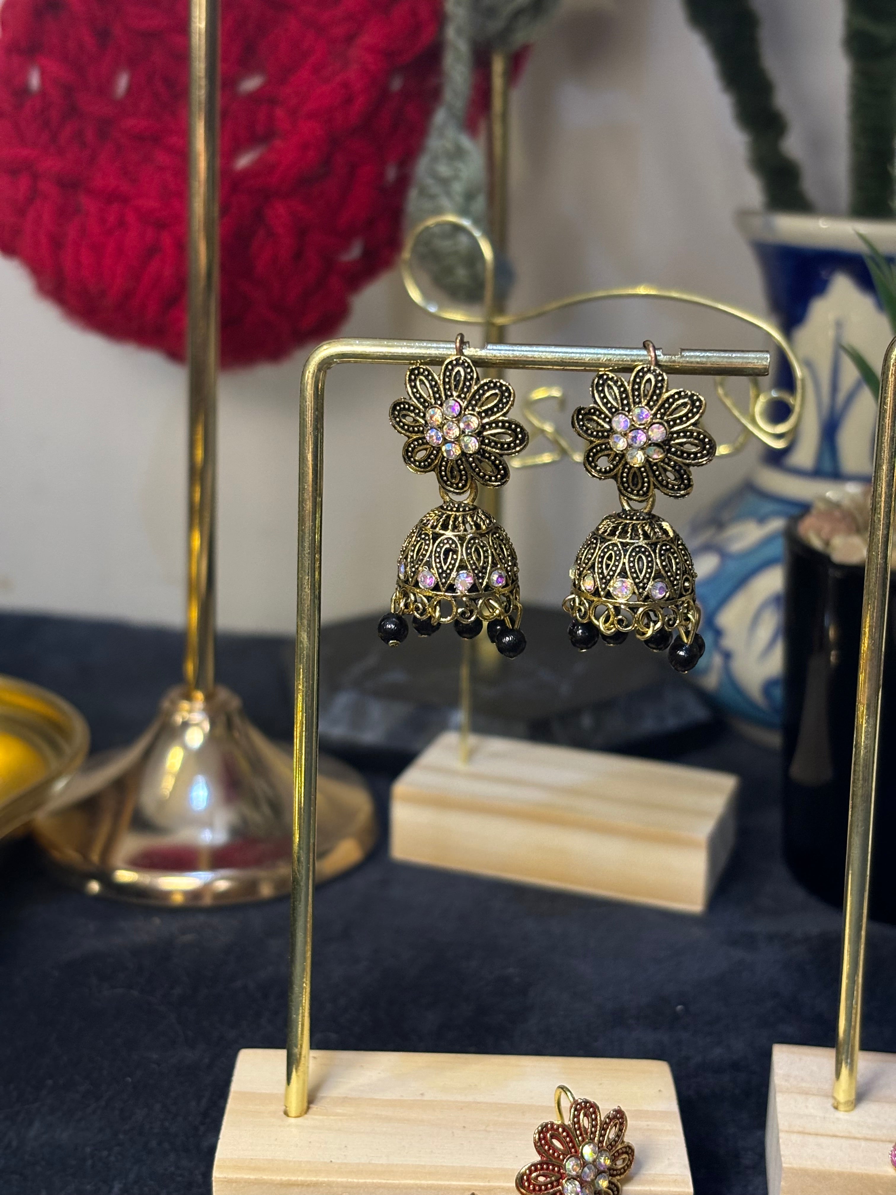 Floral jhumkay