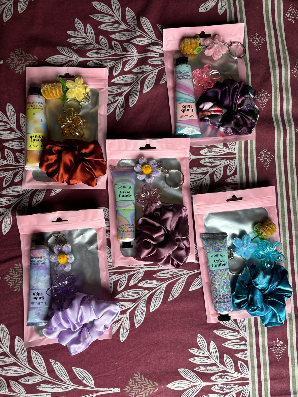 Mini cute hampers ( Random colour)