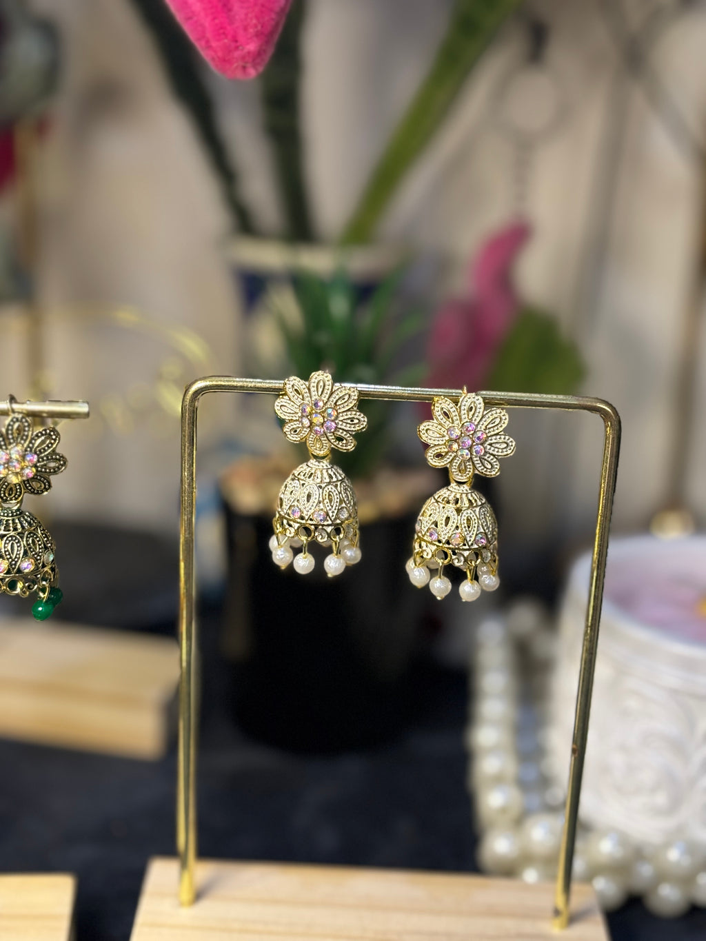 Floral jhumkay