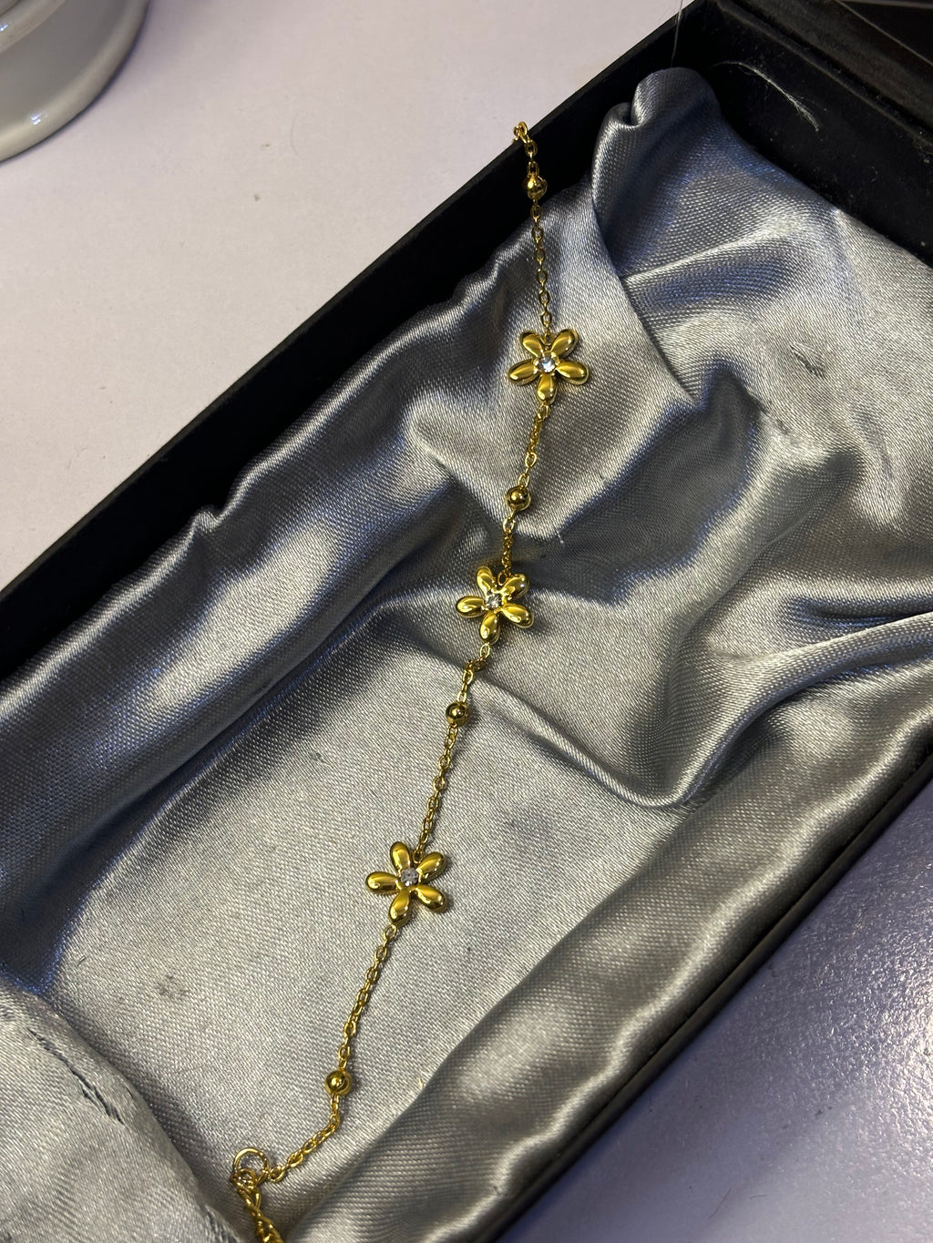 Stainless steel flower bracelet