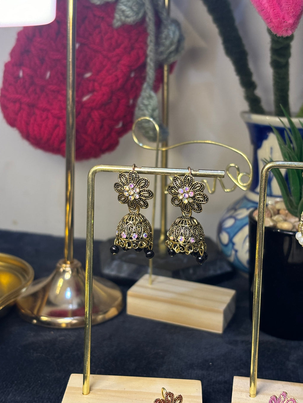 Floral jhumkay