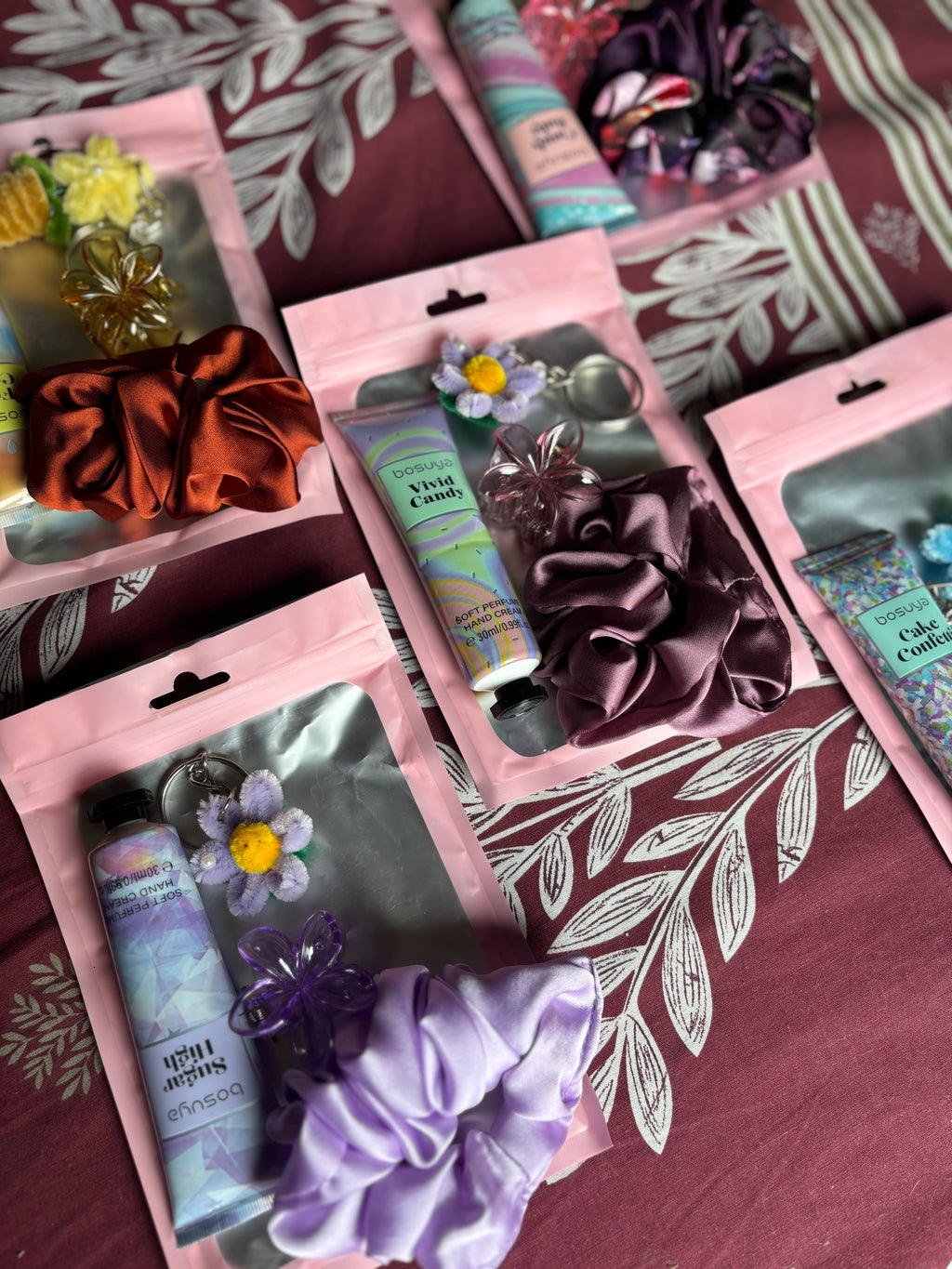 Mini cute hampers ( Random colour)