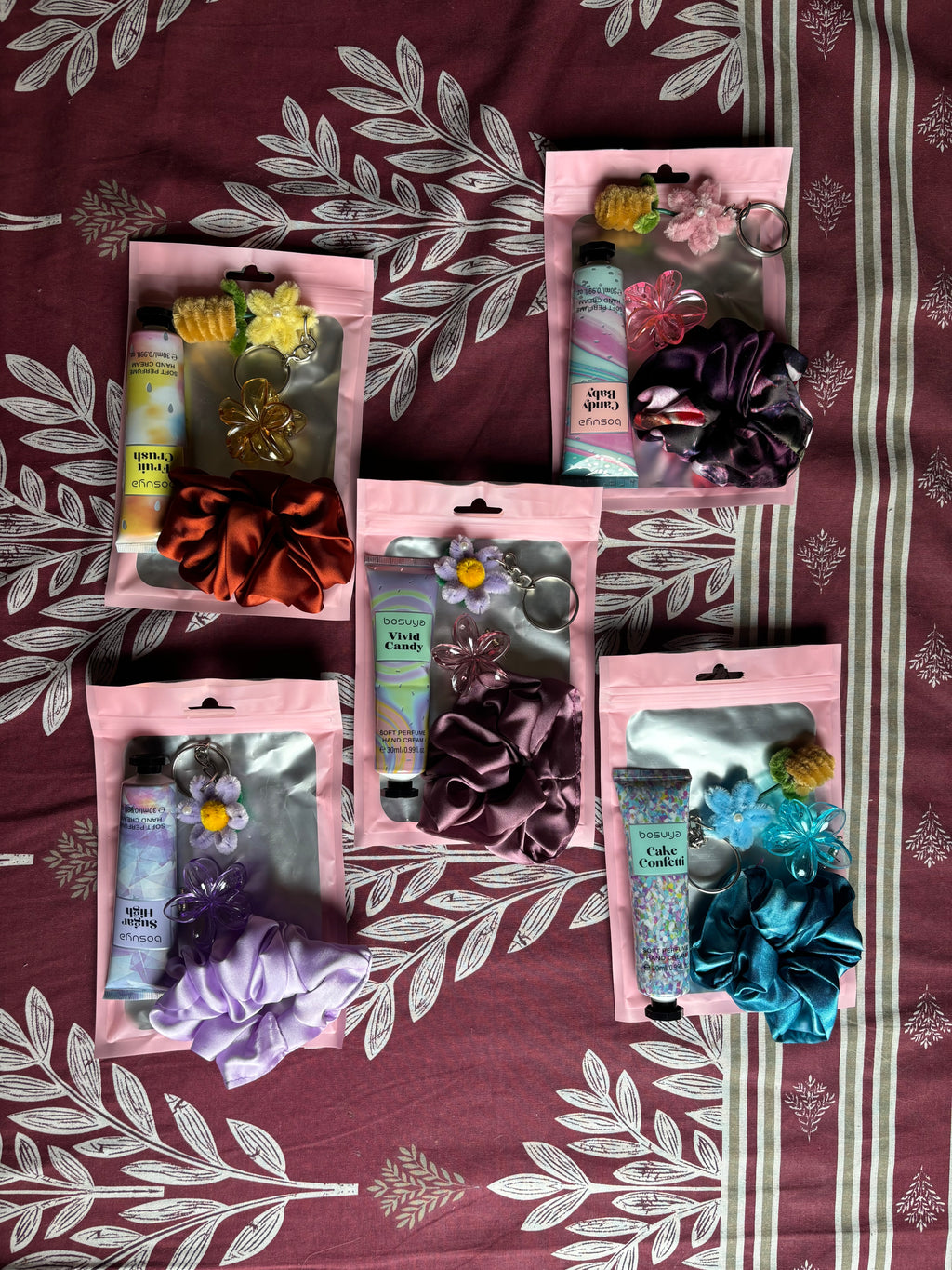 Mini cute hampers ( Random colour)