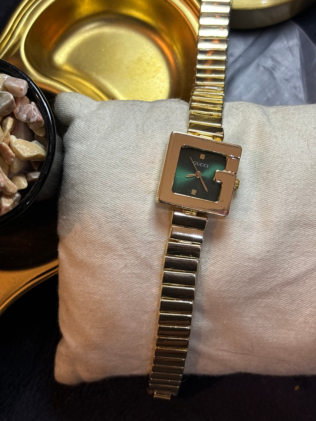 Gucci classic minimal watch