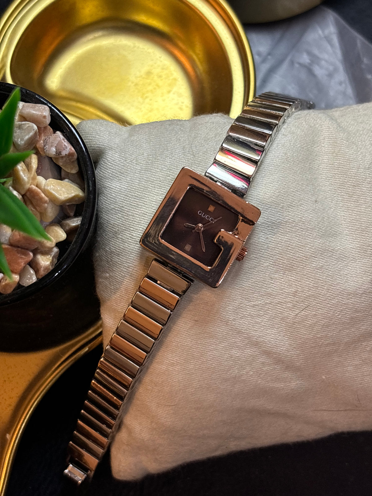 Gucci classic minimal watch